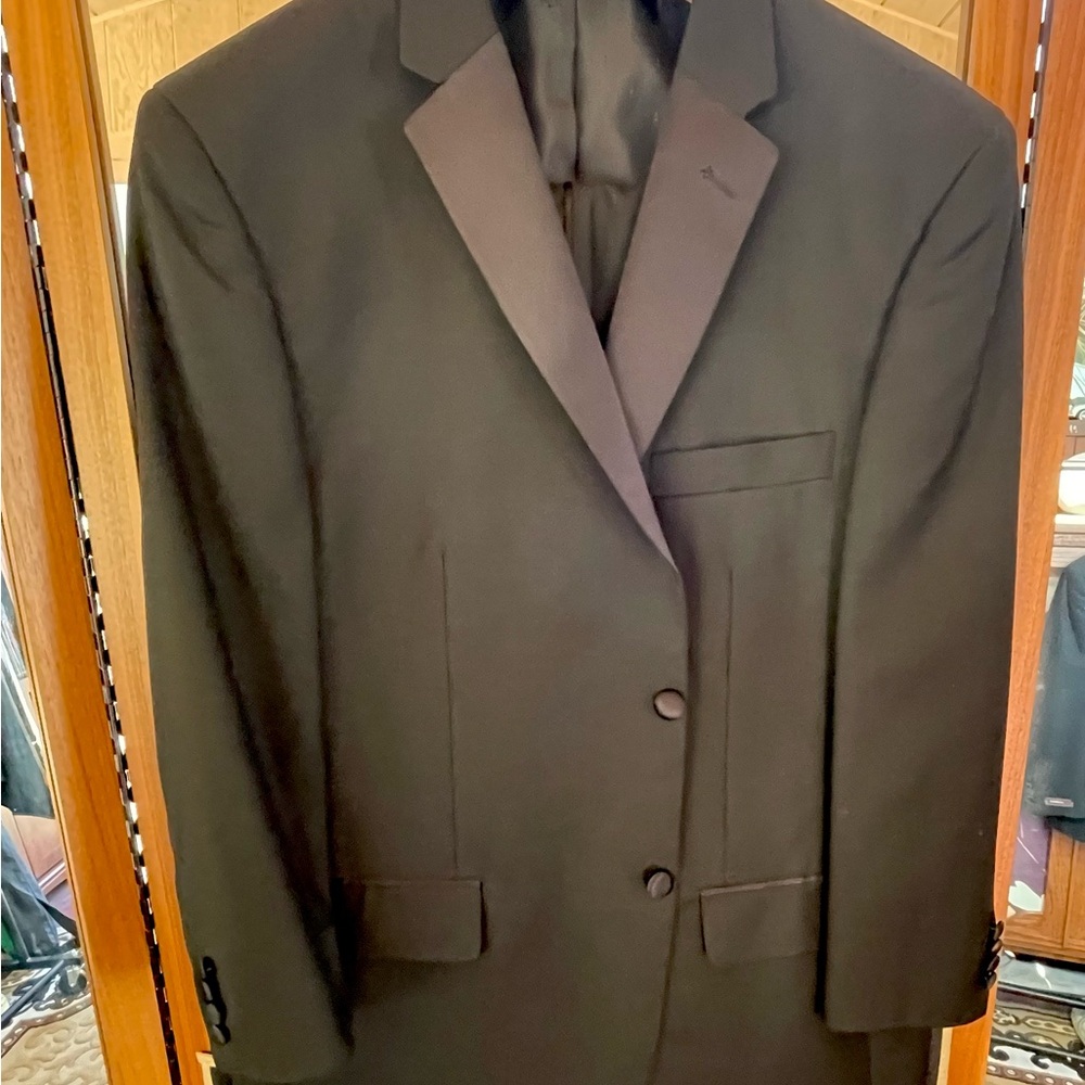 Classic Black Men's Tuxedo